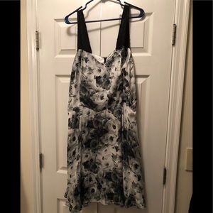 NWOT BB Dakota Black & White Floral Dress Size 18